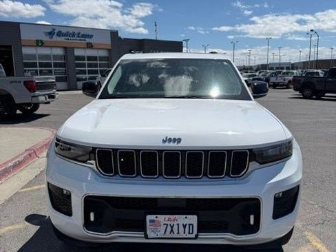 Used 2023 Jeep Grand Cherokee Overland w/ Luxury Tech Group IV AWD/4WD image 3