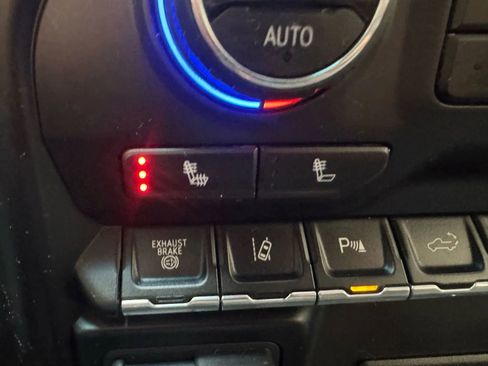 Used 2021 Chevrolet Silverado 2500 LT w/ Convenience Package image 24