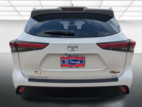 Used 2023 Toyota Highlander XLE image 28
