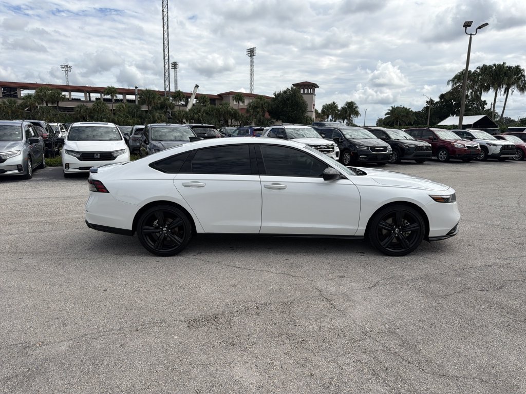Used 2025 Honda Accord Sport image 3