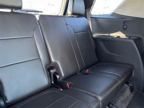 Used 2020 Chevrolet Traverse Premier image 39