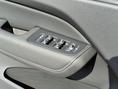 New 2026 Volvo XC60 B5 Plus w/ Protection Package Premier image 22