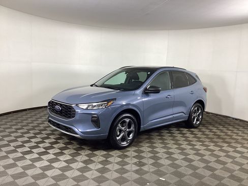 Used 2024 Ford Escape ST-Line w/ Tech Pack #1 AWD/4WD image 5