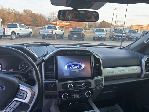 Used 2022 Ford F250 Lariat w/ Tremor Off-Road Package image 25