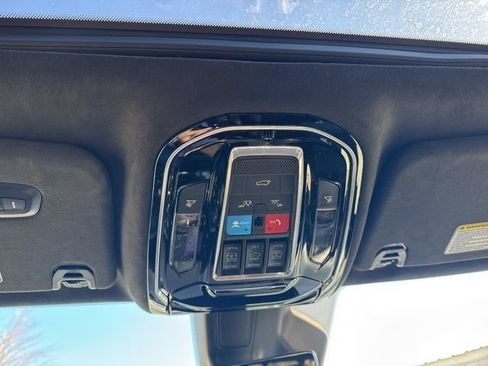 Used 2023 Jeep Grand Wagoneer L Series II AWD/4WD image 32