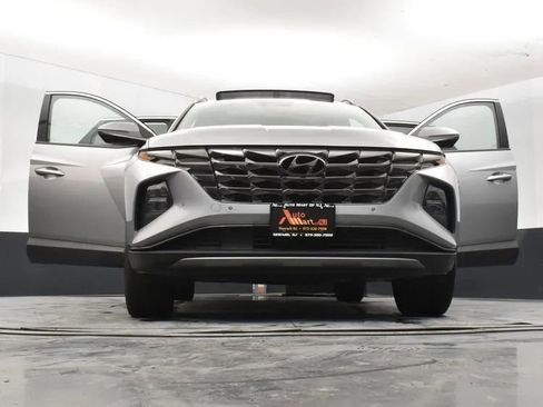 Used 2024 Hyundai Tucson Limited image 11