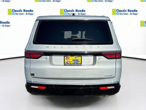 Used 2024 Jeep Wagoneer L Series II RWD image 7