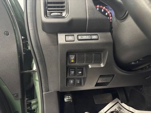Used 2024 Nissan Frontier PRO-4X w/ Technology Package AWD/4WD image 21