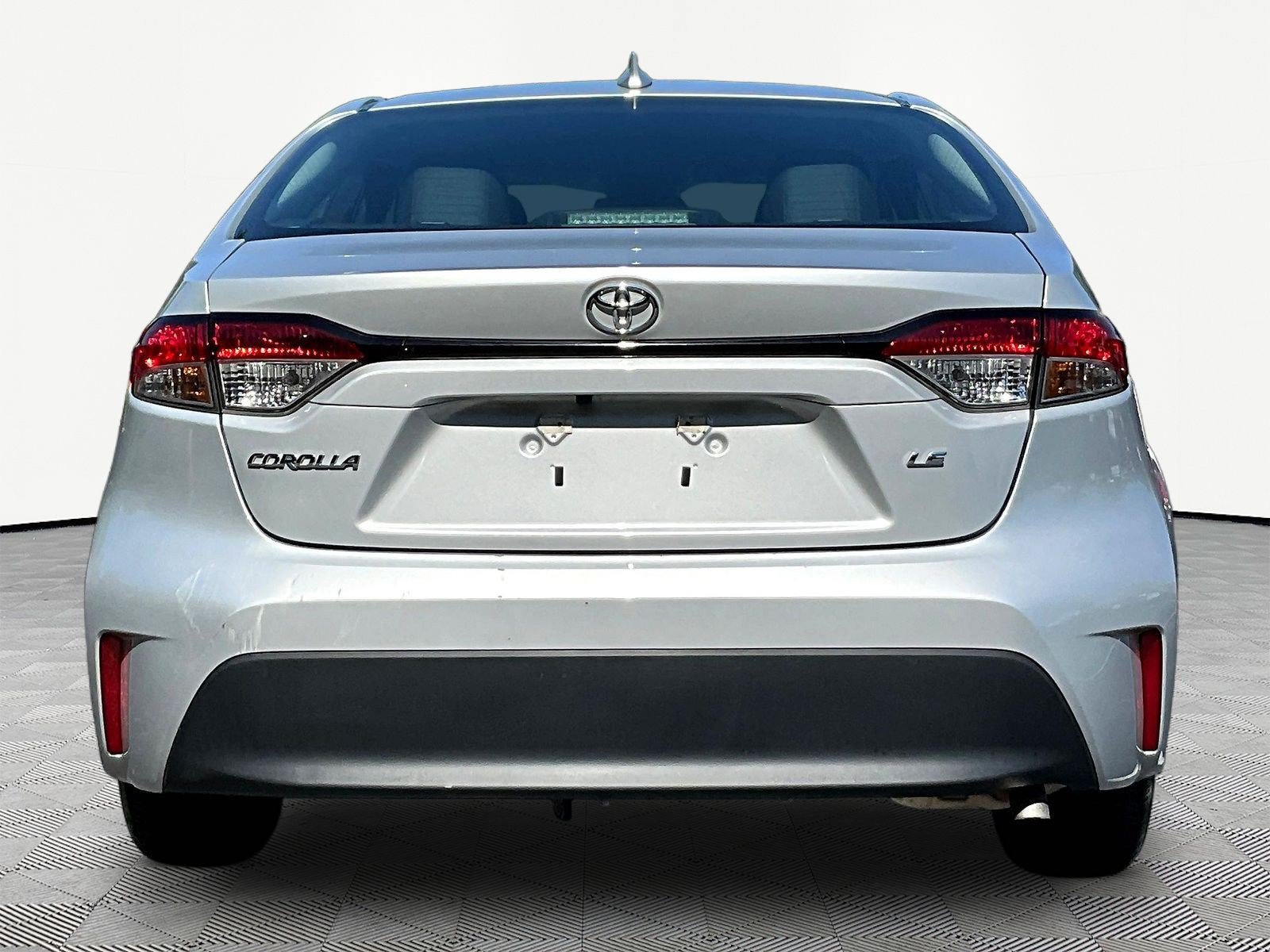 Used 2024 Toyota Corolla LE FWD image 5