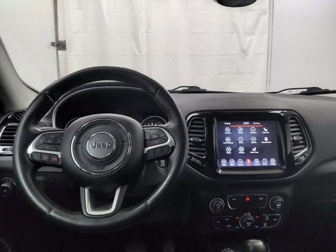 Used 2020 Jeep Compass Limited AWD/4WD image 22