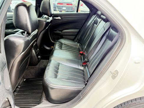 Used 2013 Chrysler 300 S image 29