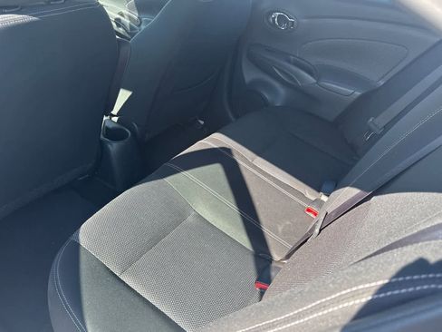 Used 2018 Nissan Versa SV FWD image 5