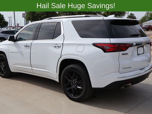 Used 2023 Chevrolet Traverse Premier FWD image 9
