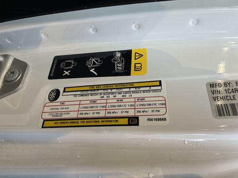Used 2024 Jeep Wrangler Unlimited AWD/4WD image 38