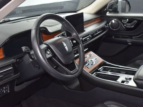 Used 2020 Lincoln Aviator Reserve w/ Equipment Group 201A image 5