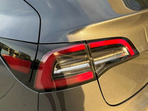 Used 2023 Tesla Model 3 Standard Range image 37