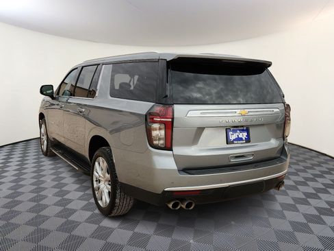 Used 2024 Chevrolet Suburban High Country w/ Advanced Technology Package AWD/4WD image 3