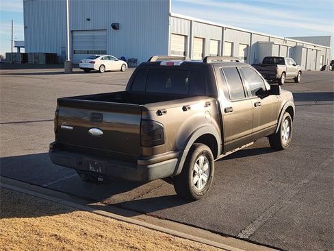 Used 2008 Ford Explorer Sport Trac XLT image 2