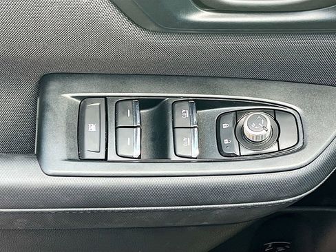 Used 2025 Subaru Forester Premium w/ Convenience Package #1 AWD/4WD image 17