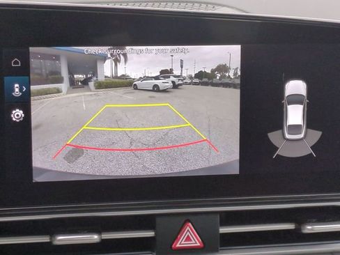 Used 2023 Hyundai Elantra Limited image 26