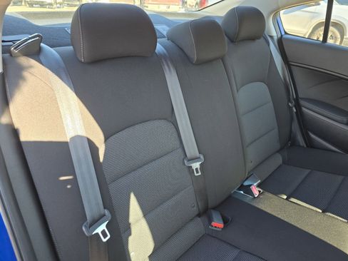 Used 2017 Kia Forte LX image 11