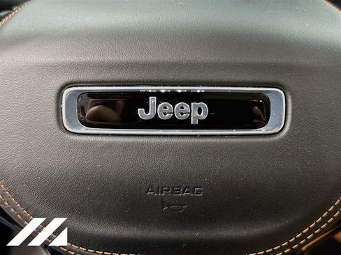 Used 2026 Jeep Grand Cherokee L Summit w/ Advanced Protech Group IV AWD/4WD image 39