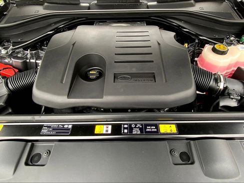 Used 2025 Land Rover Range Rover Sport Dynamic SE image 16