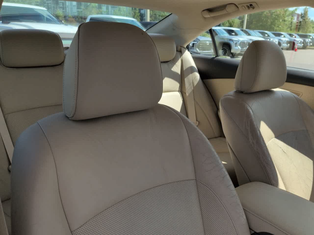 Used 2010 Lexus ES 350 w/ Preferred Accessory Package FWD image 7