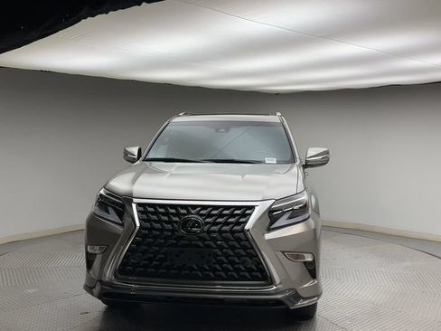 Used 2023 Lexus GX 460 Premium w/ Accessory Package AWD/4WD image 7