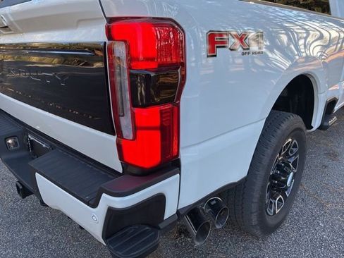 Used 2025 Ford F350 Platinum w/ FX4 Off-Road Package image 14
