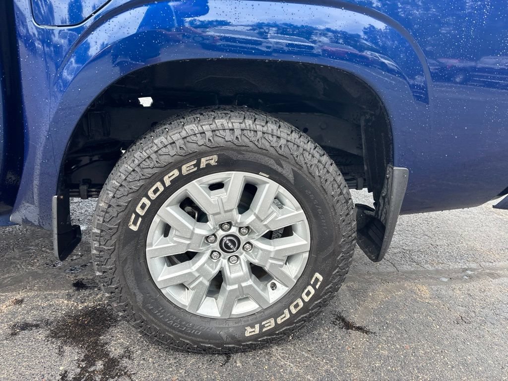 Used 2022 Nissan Frontier SV AWD/4WD image 10
