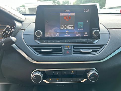 Used 2022 Nissan Altima 2.5 SR AWD/4WD image 17