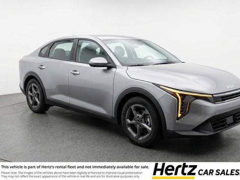 Used 2025 Kia K4 LXS image 1