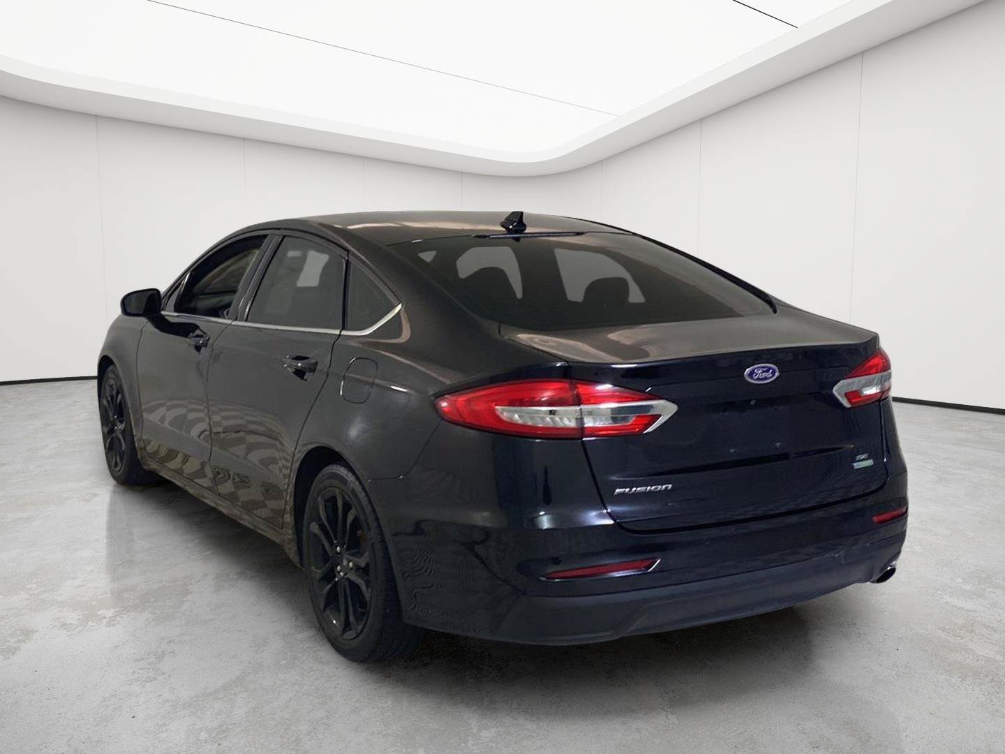 Used 2020 Ford Fusion SE w/ Equipment Group 151A FWD image 4