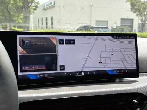 Used 2025 BMW 230i Coupe w/ M Sport Package image 27