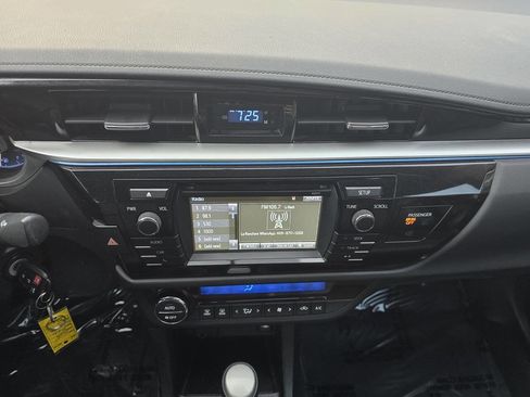 Used 2016 Toyota Corolla S image 28