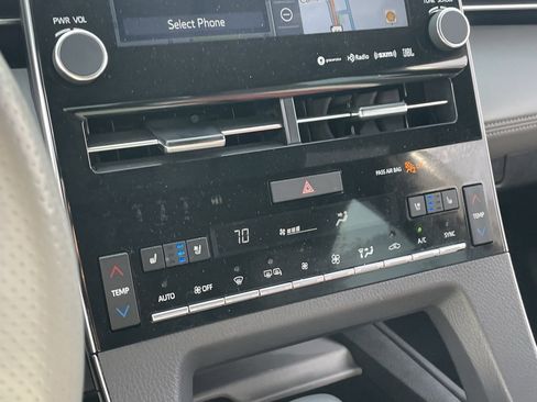 Used 2021 Toyota Avalon Limited w/ Advanced Safety Package image 8