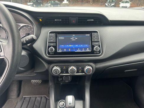 Used 2024 Nissan Kicks S image 27