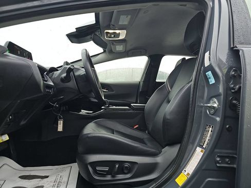 Used 2023 Toyota Prius XLE FWD image 2