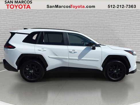 Used 2026 Toyota RAV4 SE FWD image 5