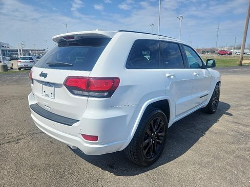 Used 2020 Jeep Grand Cherokee Altitude image 4