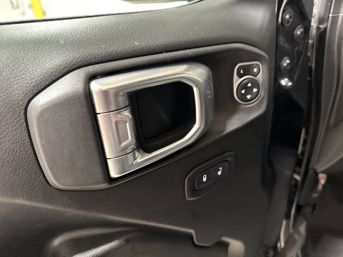 Used 2019 Jeep Wrangler Sport AWD/4WD image 20