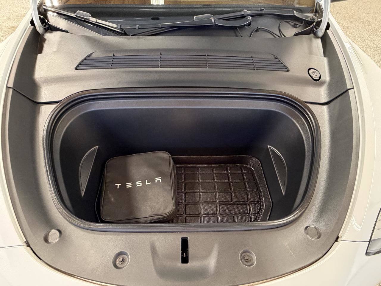 Used 2021 Tesla Model Y Long Range AWD/4WD image 8