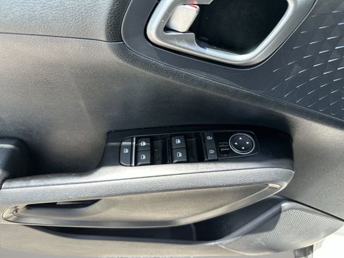 Used 2021 Kia Soul S FWD image 15