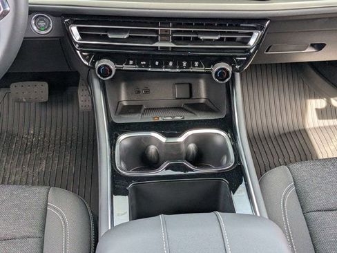 New 2026 Chevrolet Traverse LT image 14