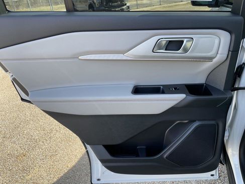 New 2026 Ford Explorer Active w/ Active Comfort Package AWD/4WD image 39