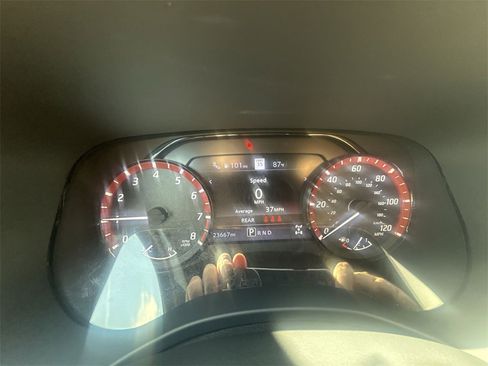 Used 2024 Nissan Frontier PRO-4X w/ Technology Package image 15