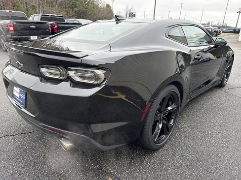 Used 2021 Chevrolet Camaro LT w/ RS Package image 7