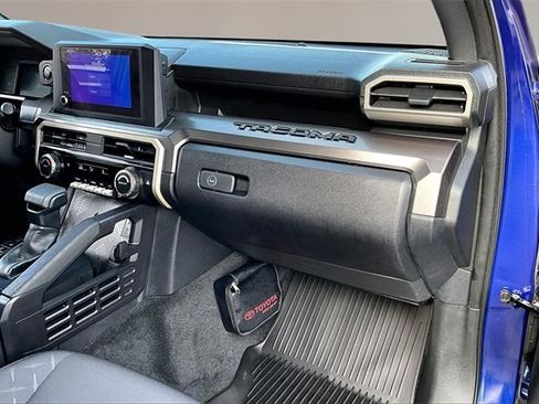 Used 2025 Toyota Tacoma SR5 image 21