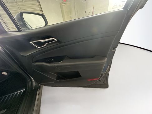 Used 2024 Kia Sportage EX image 31